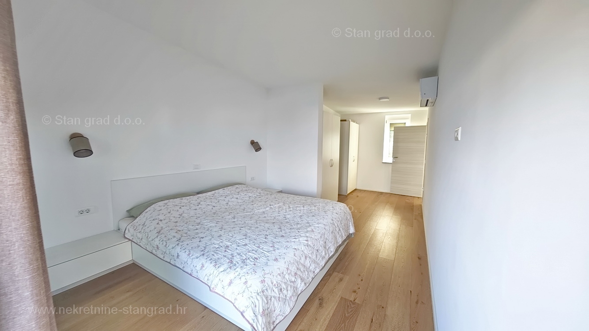 Malinska, luksuzen apartma z bazenom in pogledom na morje!