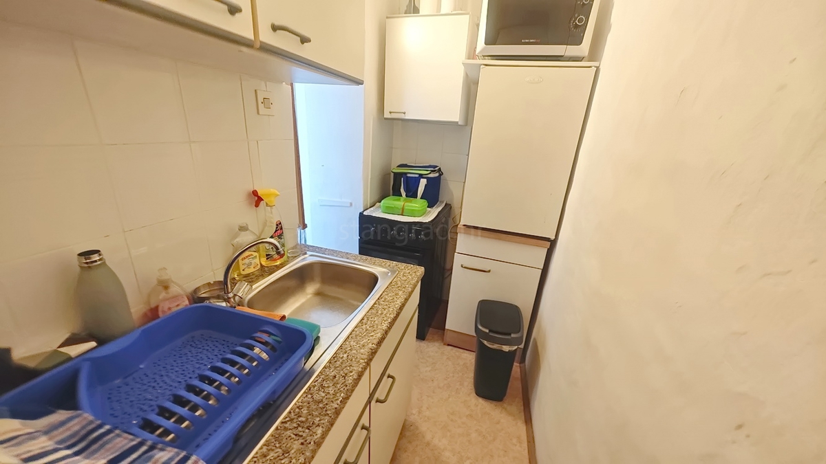 Krk, kamnita hiša s teraso in pogledom na morje!