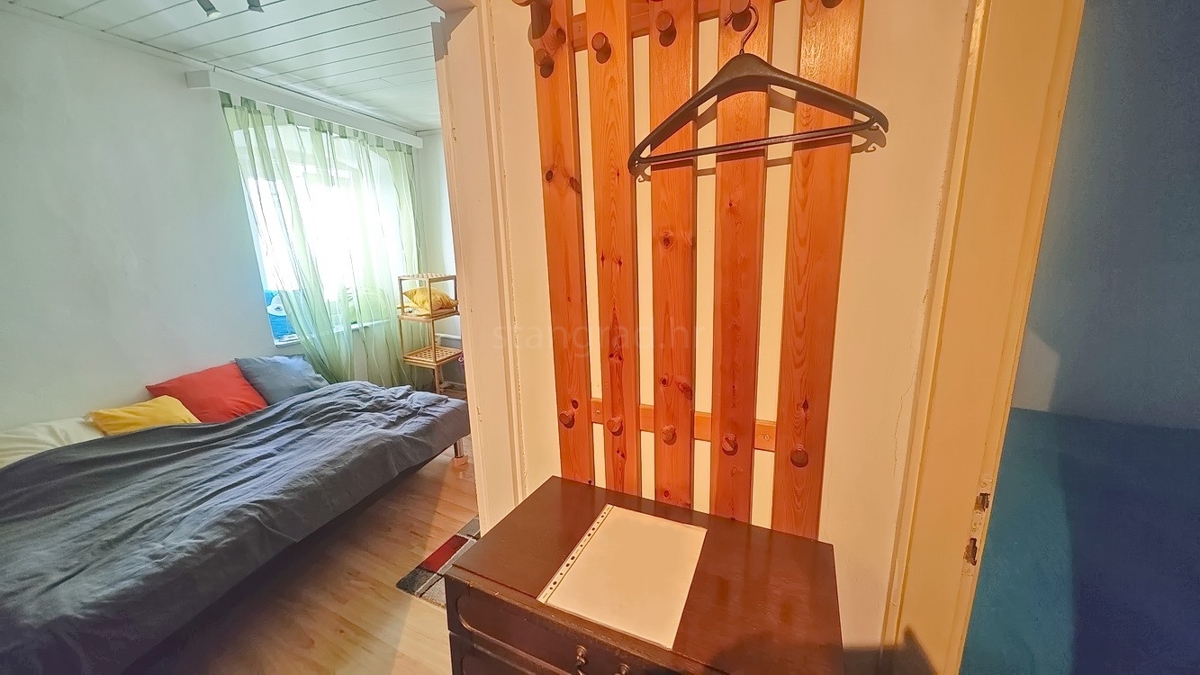 Krk, kamnita hiša s teraso in pogledom na morje!