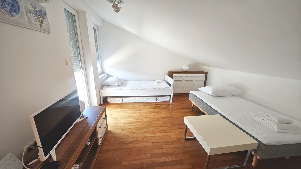 Baška, dvoetažni apartma blizu morja!
