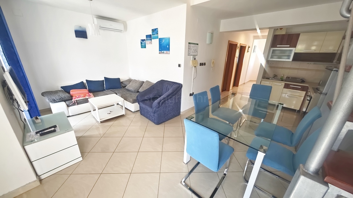 Baška, dvoetažni apartma blizu morja!