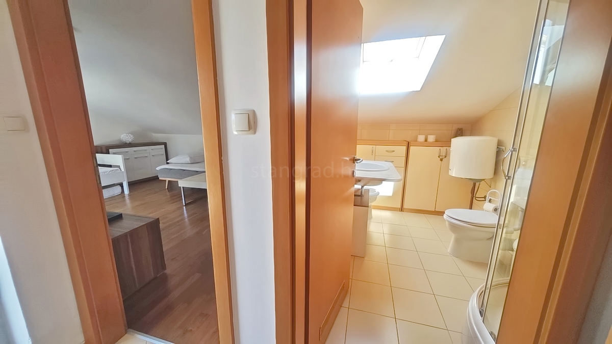 Baška, dvoetažni apartma blizu morja!