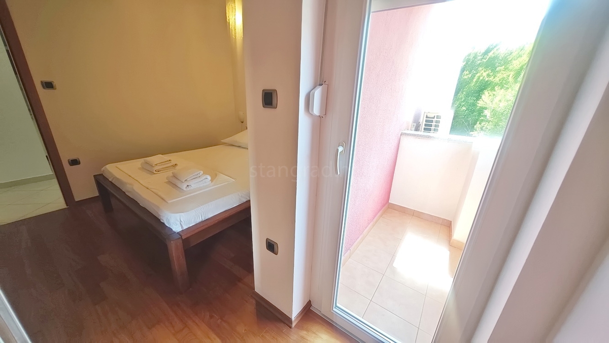 Baška, dvoetažni apartma blizu morja!