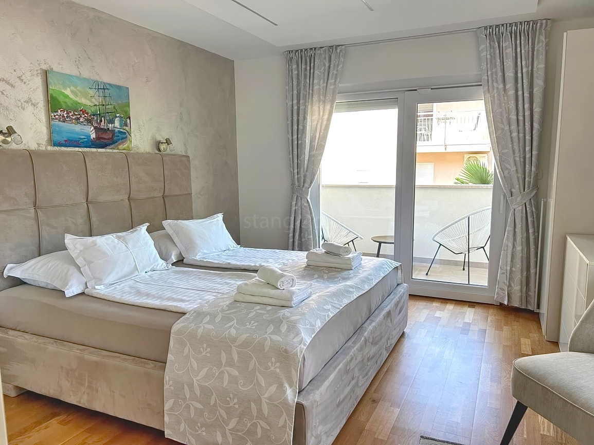 Dobrinj, čudovita vila z bazenom in prostornim vrtom!