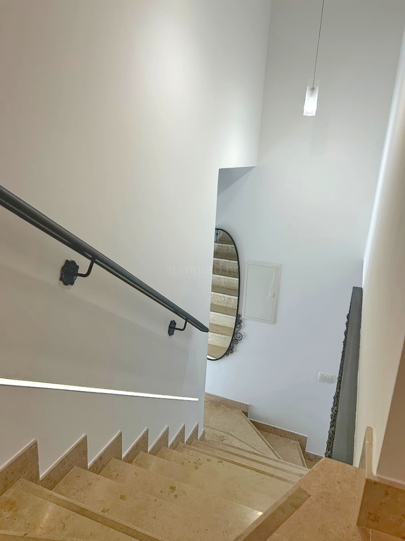 Dobrinj, čudovita vila z bazenom in prostornim vrtom!