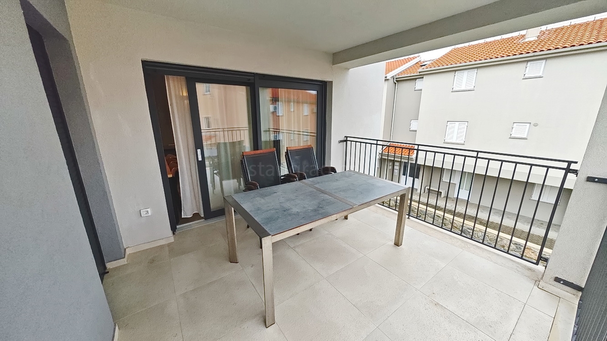 Malinska, opremljen apartma v novogradnji blizu morja!