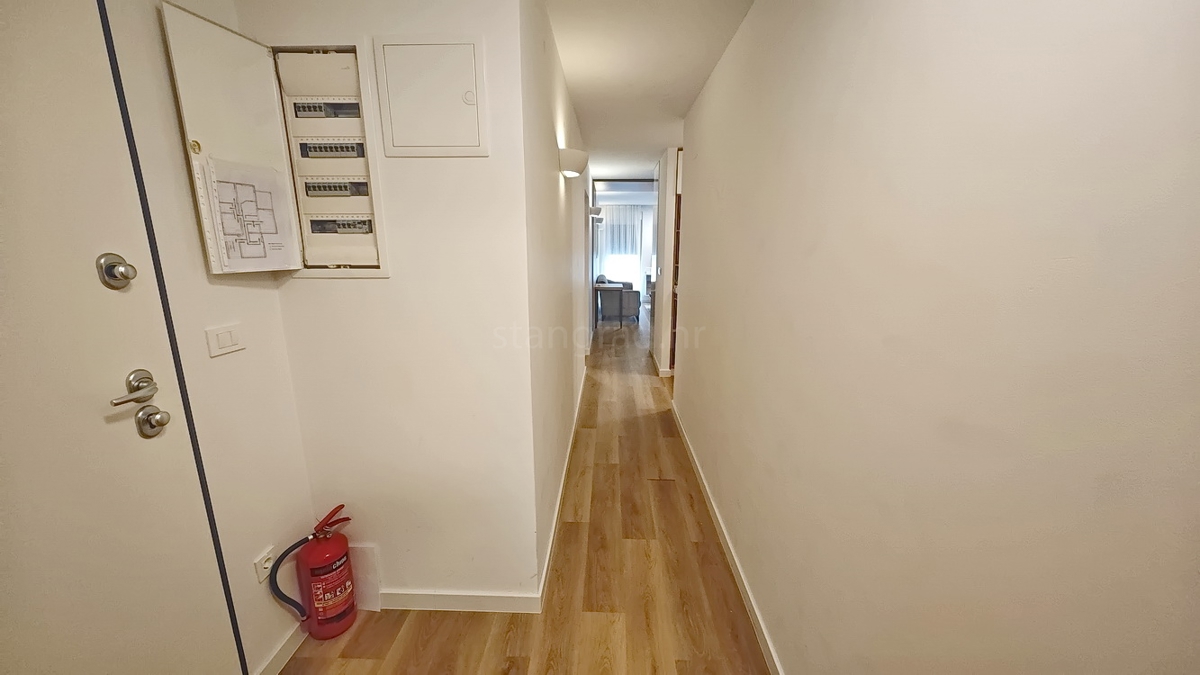Malinska, opremljen apartma v novogradnji blizu morja!