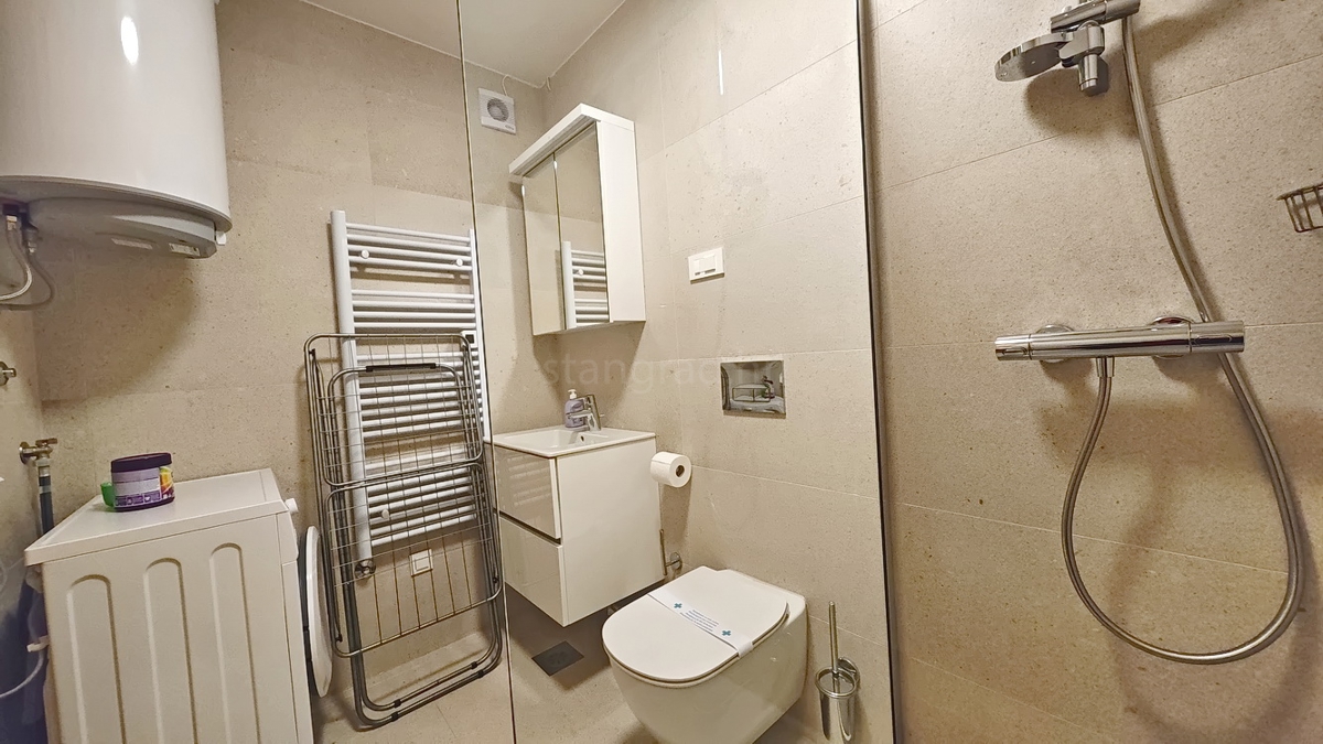 Malinska, opremljen apartma v novogradnji blizu morja!