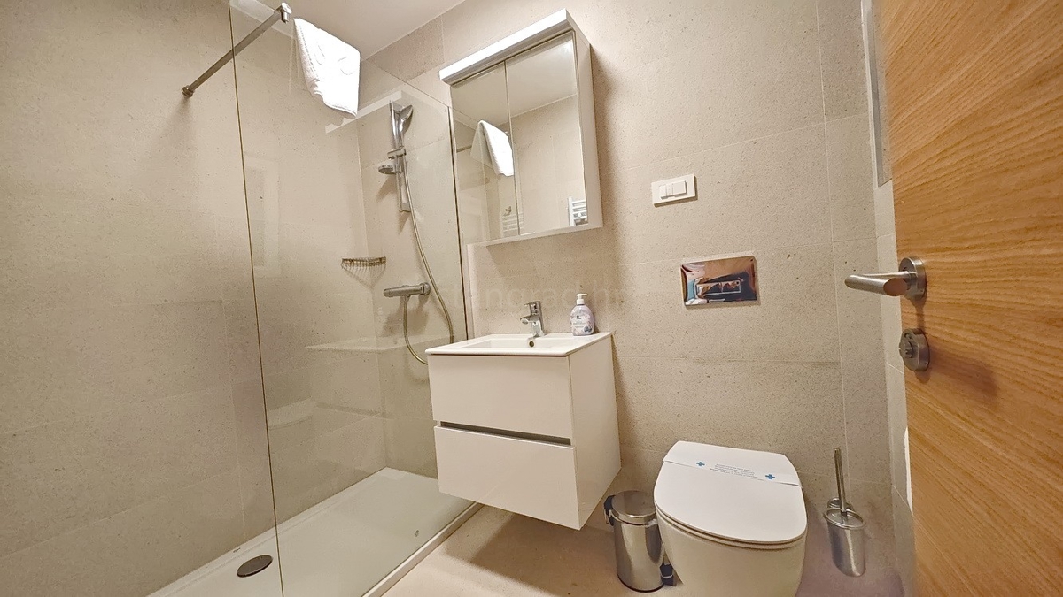 Malinska, opremljen apartma v novogradnji blizu morja!