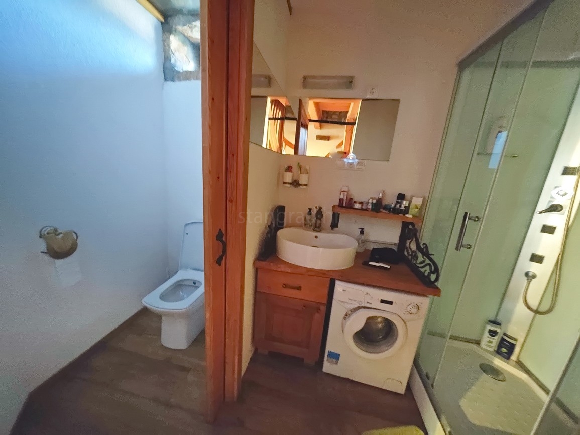 Območje Malinske, prenovljena kamnita hiša s pogledom na morje!