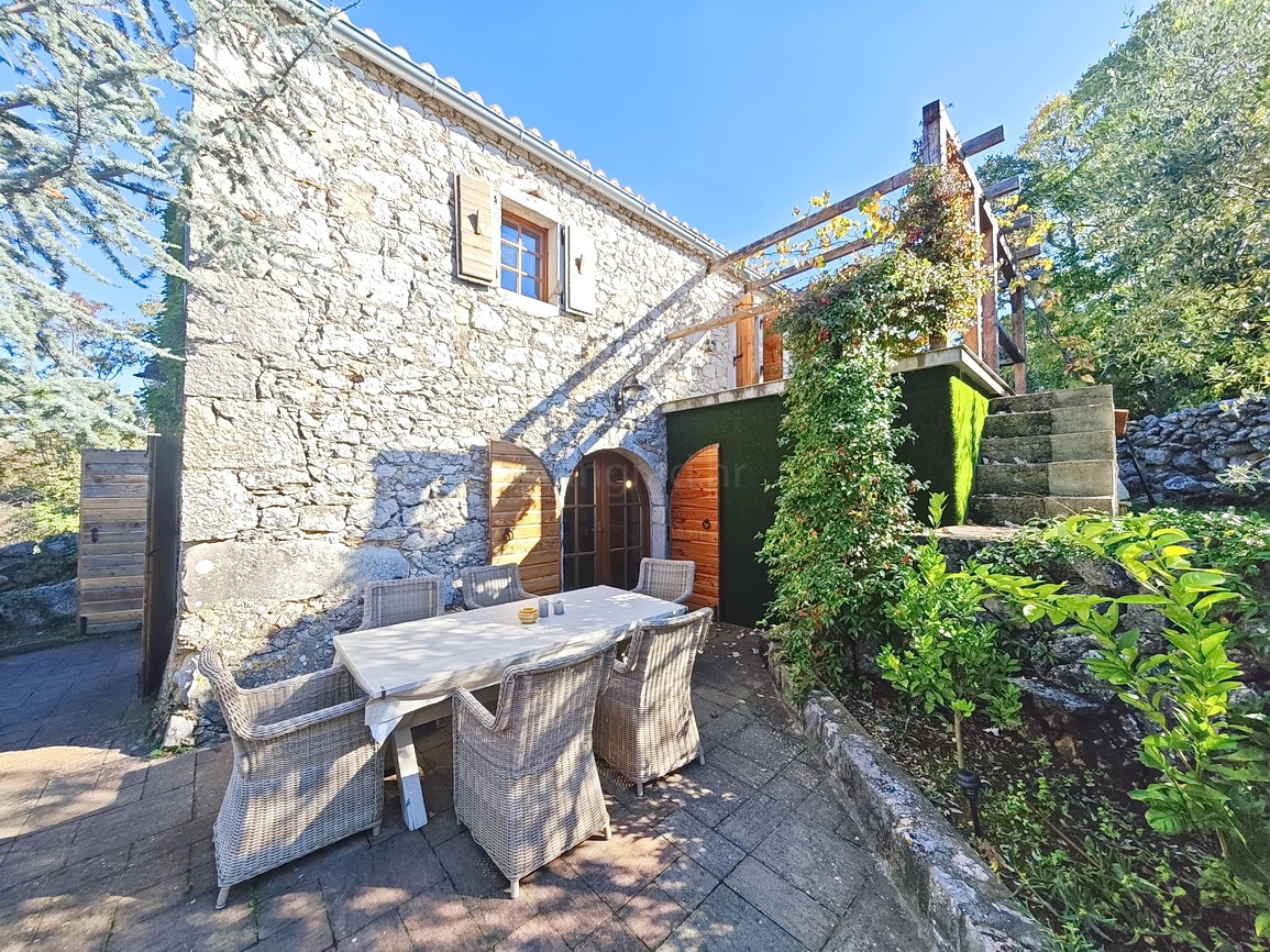 Območje Malinske, prenovljena kamnita hiša s pogledom na morje!