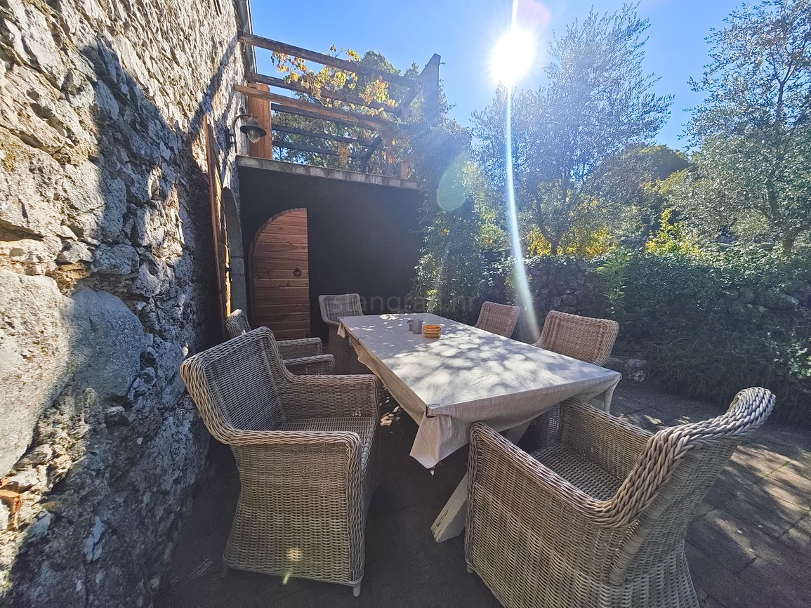 Območje Malinske, prenovljena kamnita hiša s pogledom na morje!