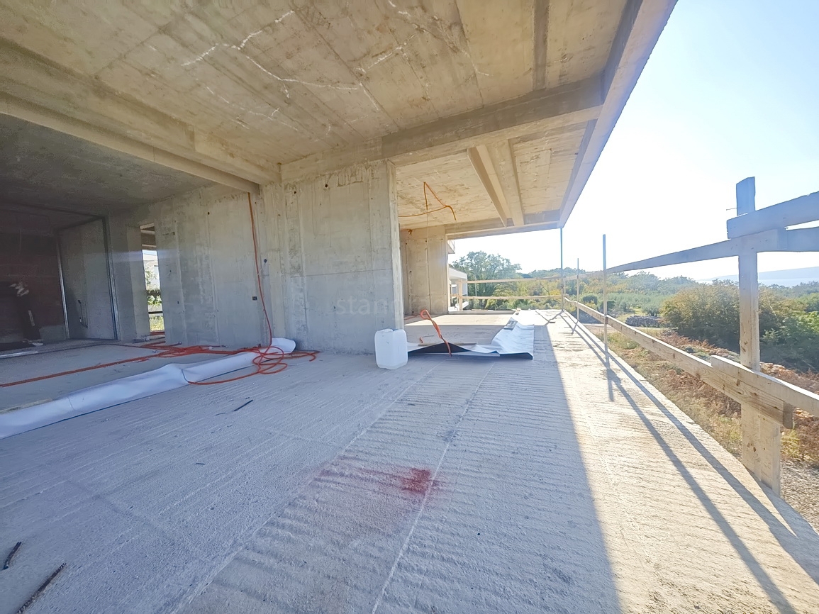 Okolica Krka, moderna hiša z odprtim pogledom na morje!