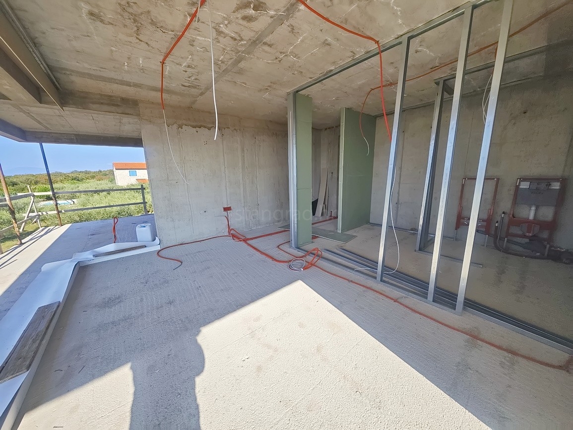 Okolica Krka, moderna hiša z odprtim pogledom na morje!