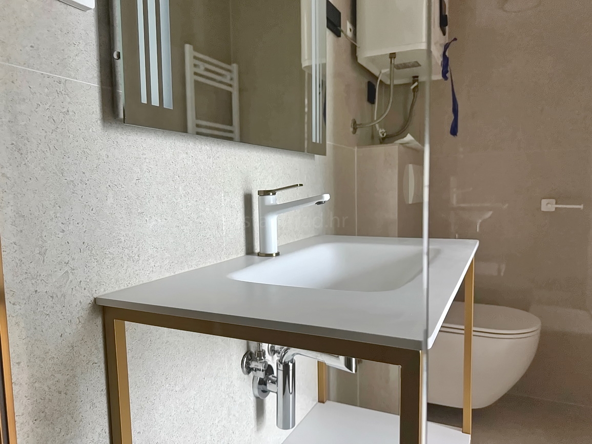 Crikvenica, moderno stanovanje v luksuzni stavbi v centru!