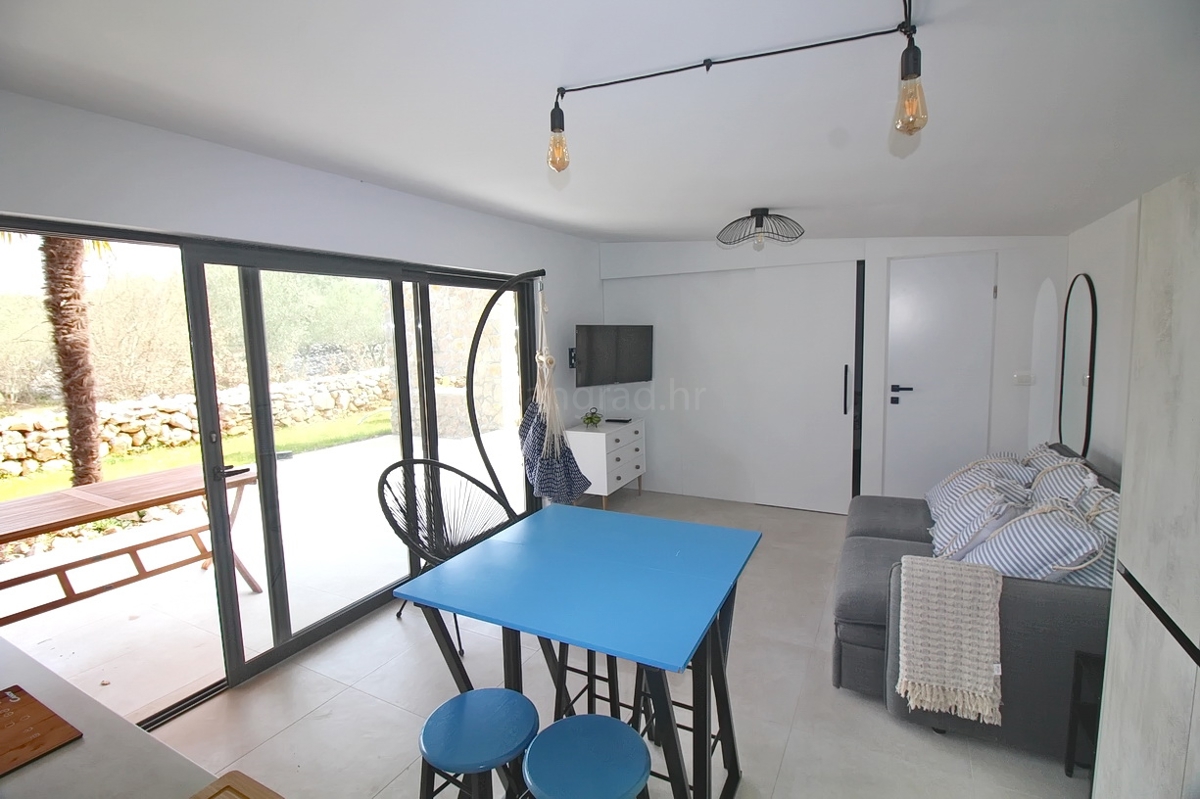 Malinska, samostojna hiša z vrtom na mirni lokaciji!