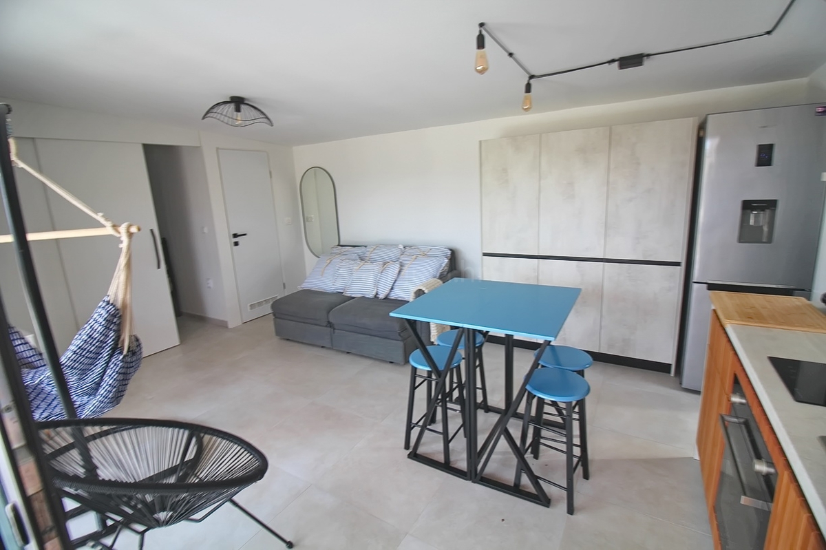 Malinska, samostojna hiša z vrtom na mirni lokaciji!