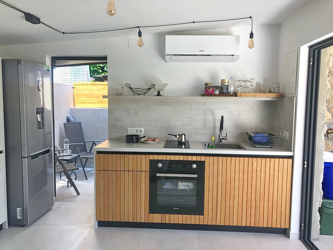 Malinska, samostojna hiša z vrtom na mirni lokaciji!