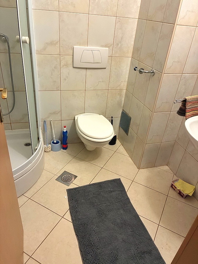 Novi Vinodolski, opremljena garsonjera v centru, 200 m od morja! Priložnost!