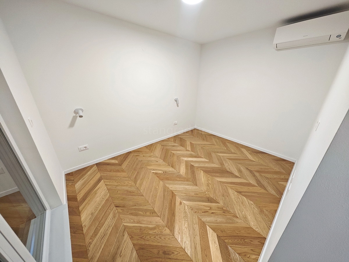 Grad Krk, novo stanovanje z vrtom v središču mesta!