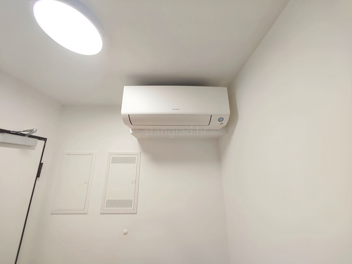 Grad Krk, novo stanovanje z vrtom v središču mesta!