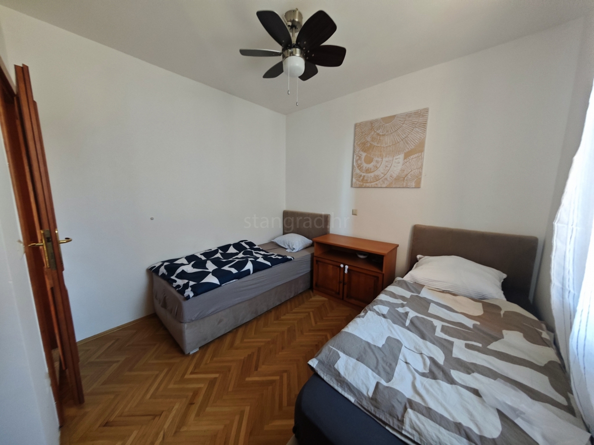 Krk, dvosobno stanovanje v 1. nadstropju s pogledom na morje!