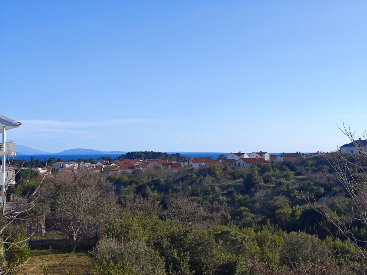 Krk, dvosobno stanovanje v 1. nadstropju s pogledom na morje!