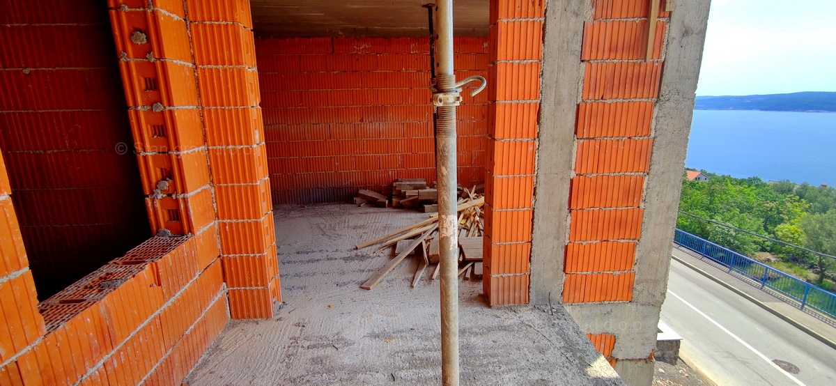 Crikvenica, okolica, apartma v pritličju z odprtim pogledom na morje, PRODAJA!
