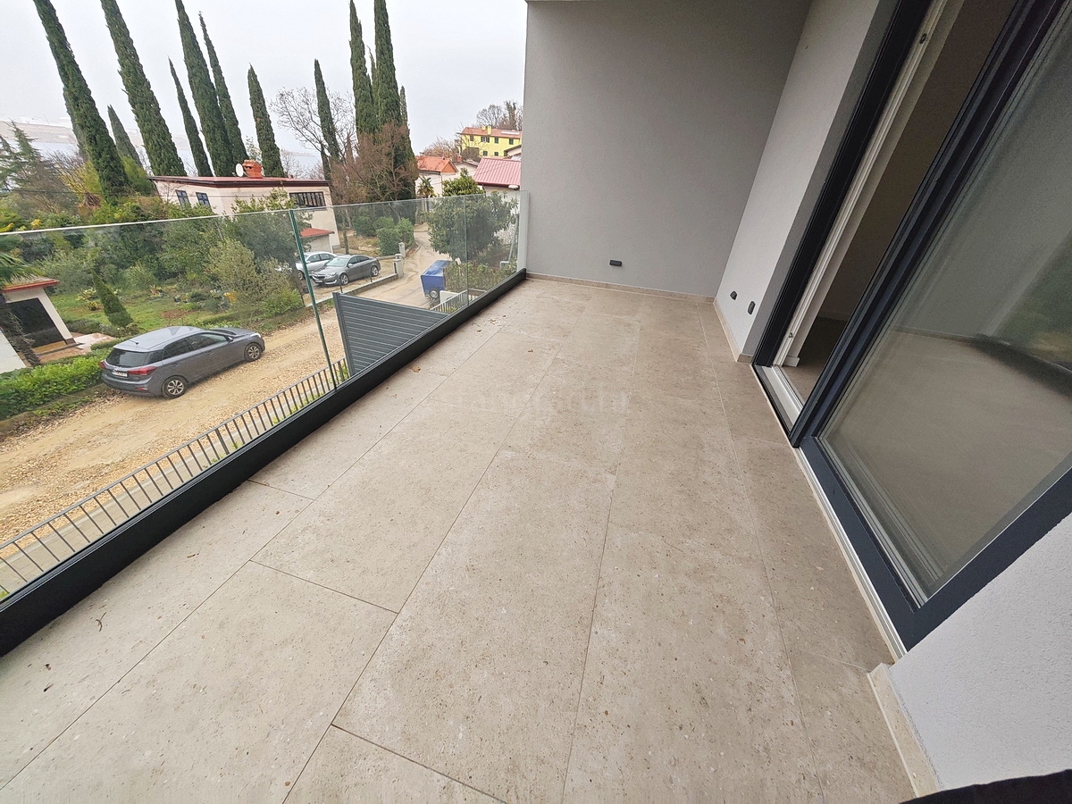 Omišalj, prodaja, čudovit apartma v prvem nadstropju z vrtom, blizu morja!