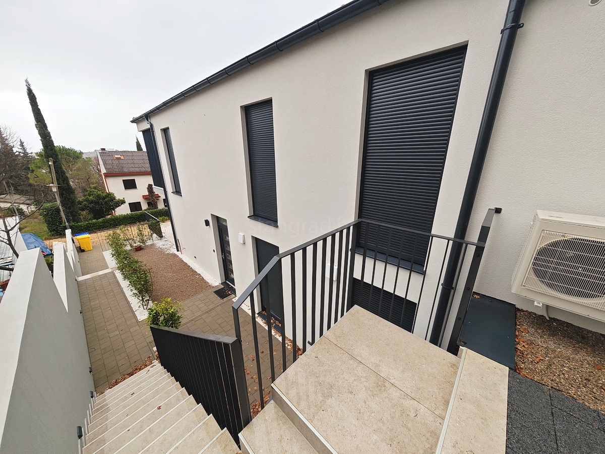 Omišalj, prodaja, čudovit apartma v prvem nadstropju z vrtom, blizu morja!