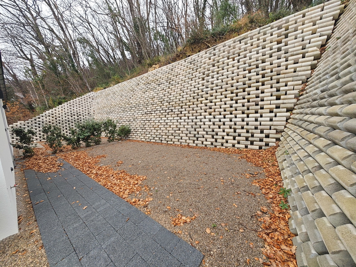 Omišalj, prodaja, čudovit apartma v prvem nadstropju z vrtom, blizu morja!