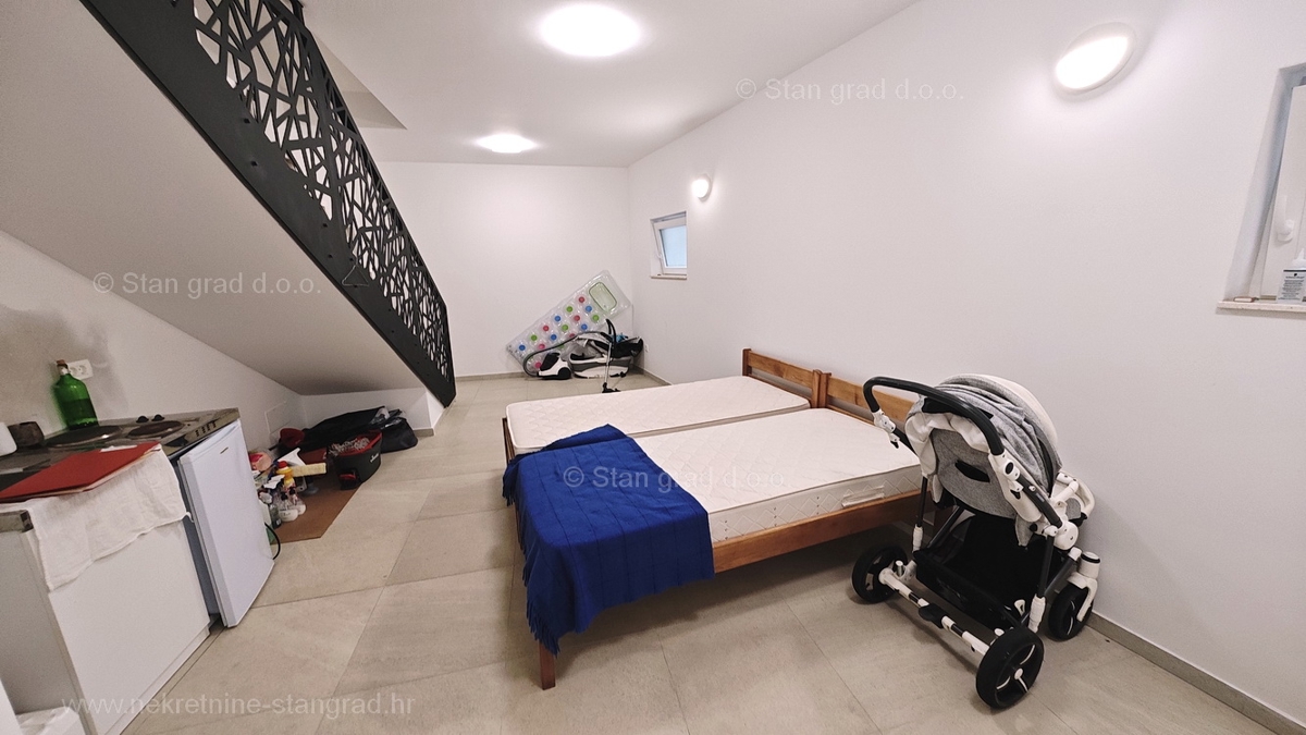 Malinska center, moderna hiša dvojček na odlični lokaciji!