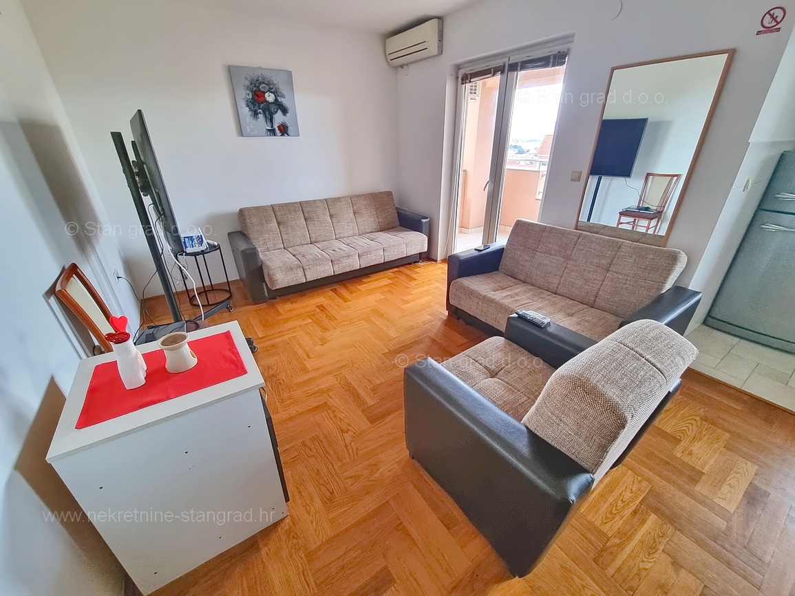 Malinska, opremljen apartma v 2. nadstropju s pogledom na morje!