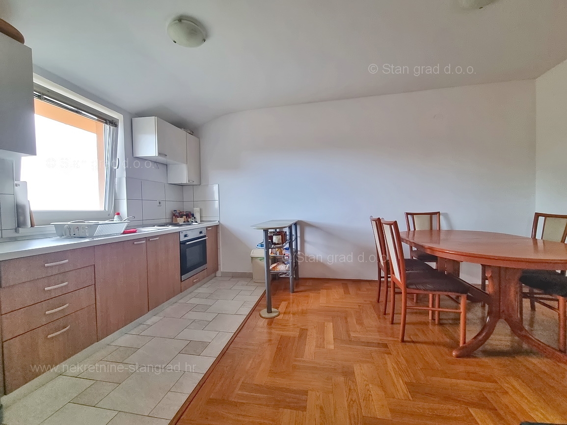 Malinska, opremljen apartma v 2. nadstropju s pogledom na morje!