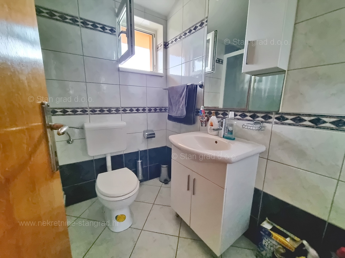 Malinska, opremljen apartma v 2. nadstropju s pogledom na morje!