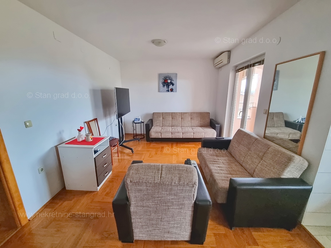 Malinska, opremljen apartma v 2. nadstropju s pogledom na morje!