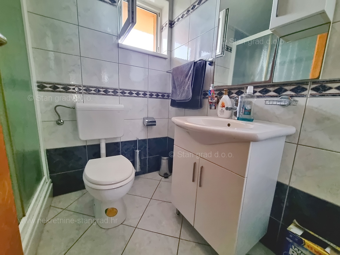Malinska, opremljen apartma v 2. nadstropju s pogledom na morje!