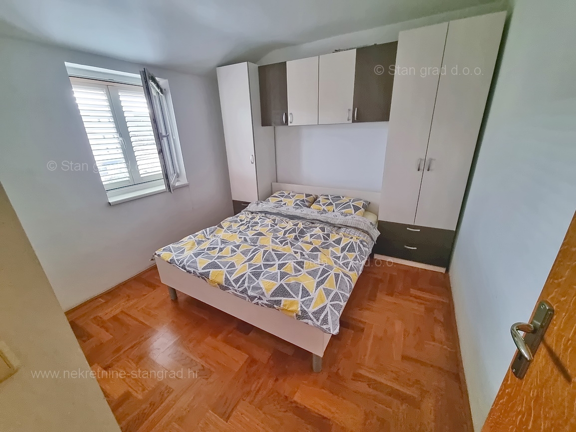 Malinska, opremljen apartma v 2. nadstropju s pogledom na morje!