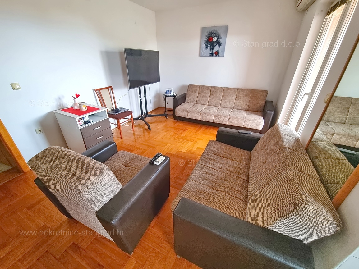 Malinska, opremljen apartma v 2. nadstropju s pogledom na morje!