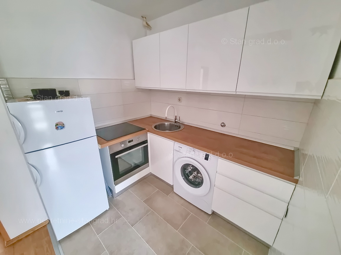 Malinska, opremljen apartma blizu morja s pogledom!