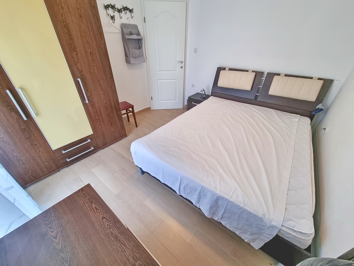 Baška, stanovanje v pritličju z velikim vrtom!