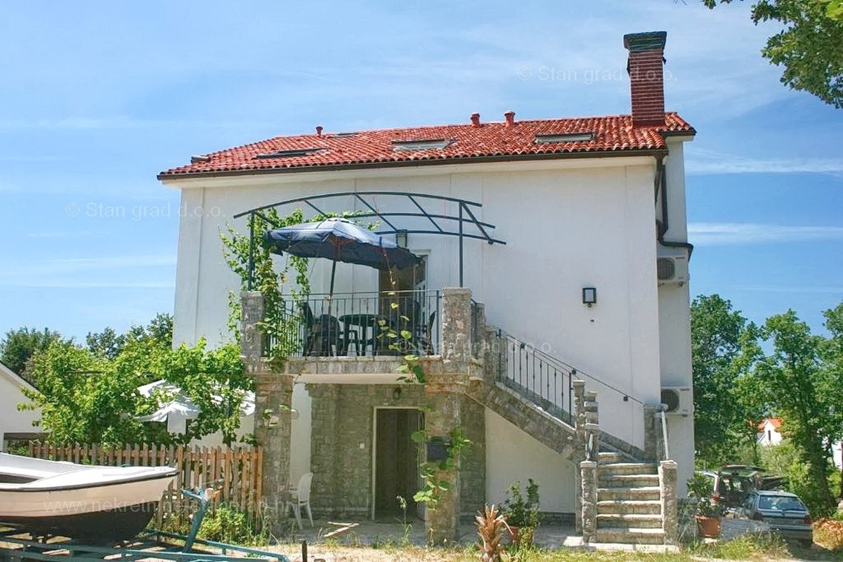 Krk, okolica, samostojna hiša za turistični najem s pogledom na morje!