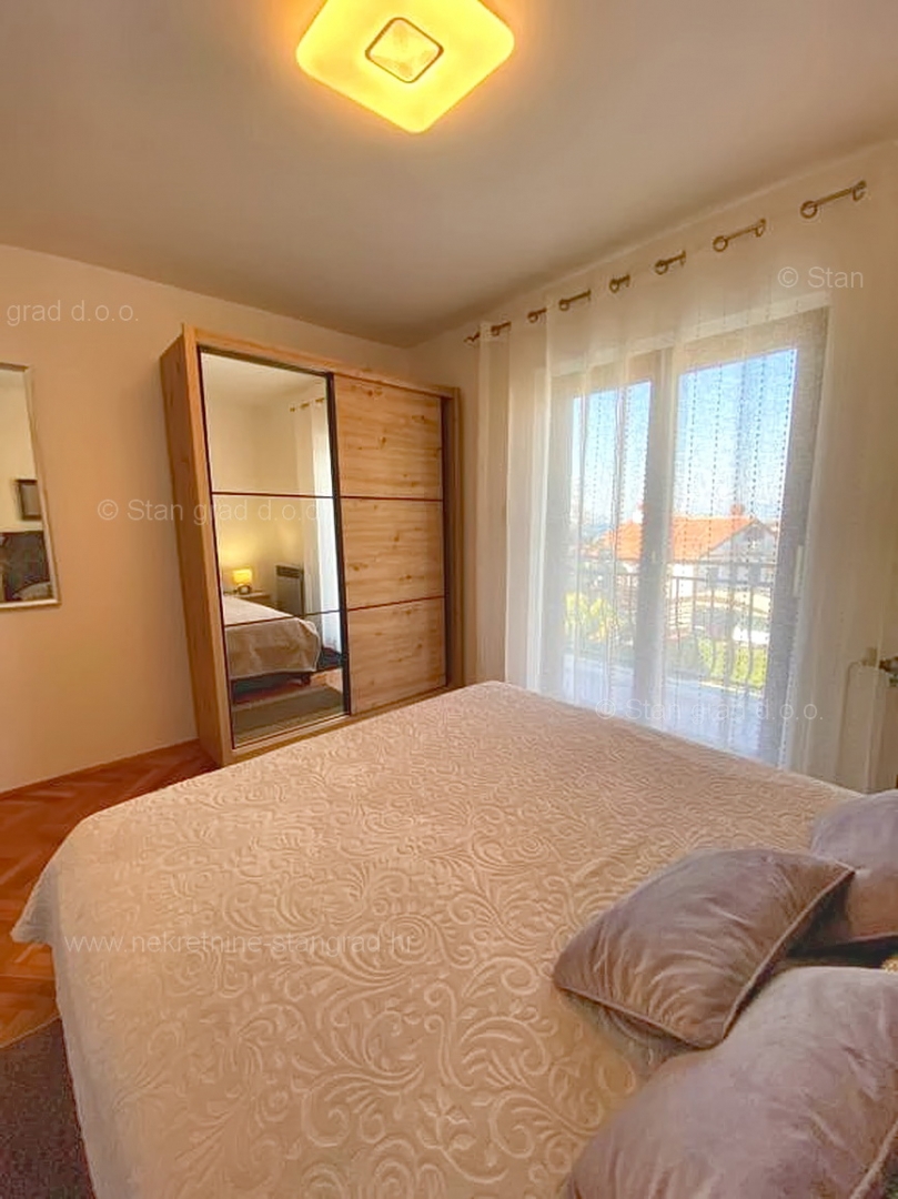 Malinska, lepa samostojna hiša z bazenom in vrtom!