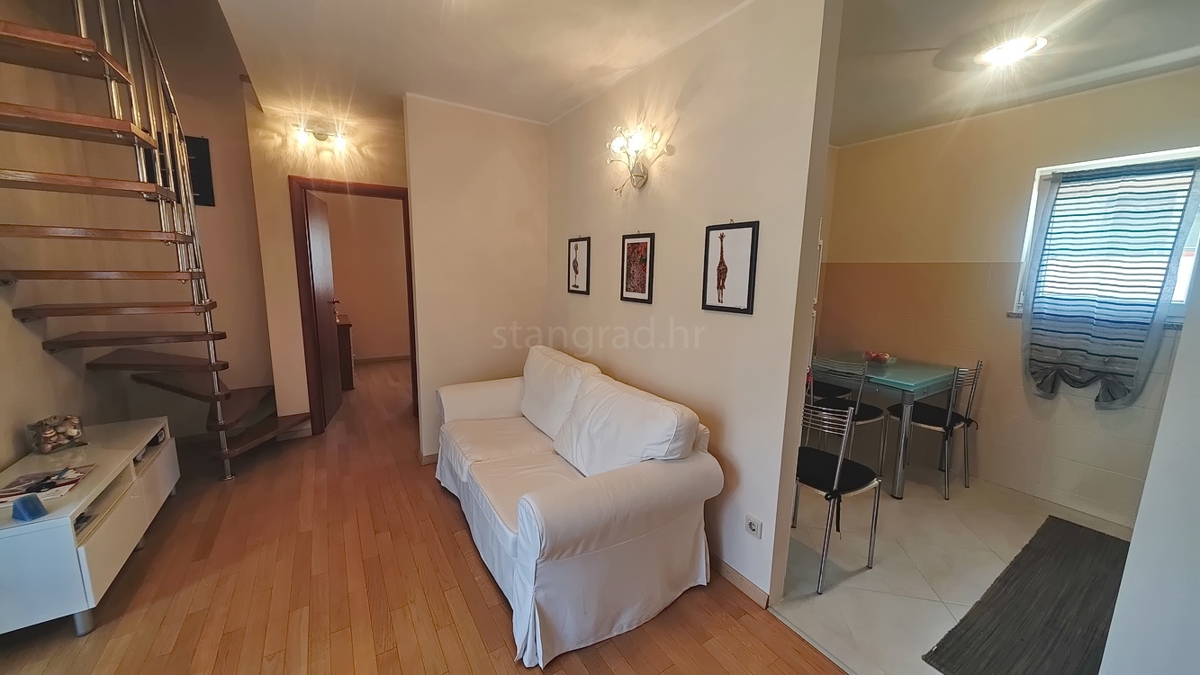 Malinska, opremljeno stanovanje na odlični lokaciji!