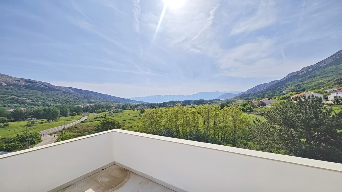Baška, trisobno stanovanje v 1. nadstropju, mirna lokacija!