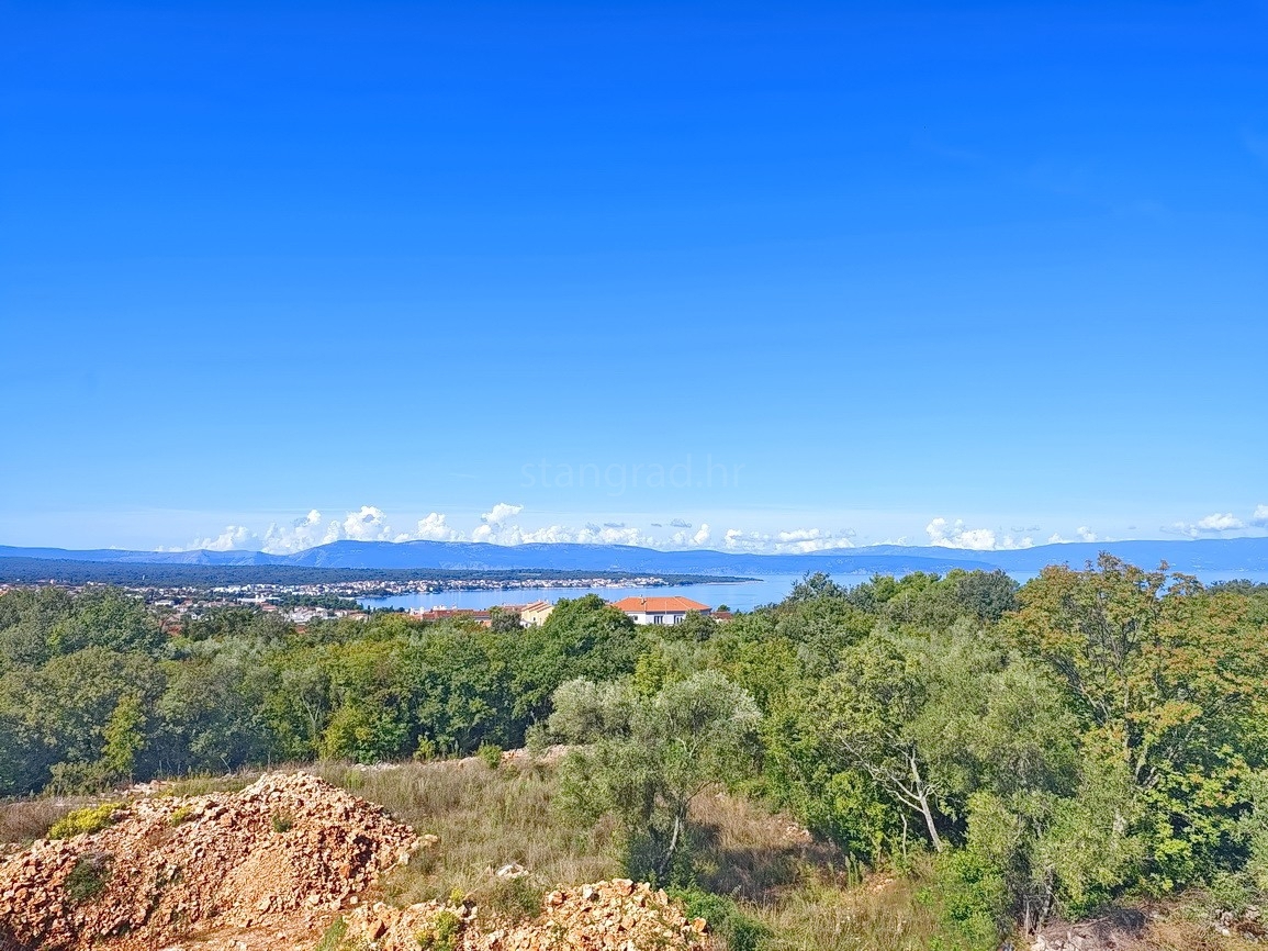 Malinska, moderna vila z bazenom na mirni lokaciji!