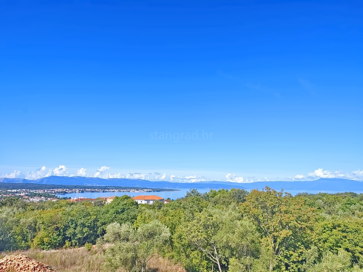 Malinska, moderna vila z bazenom na mirni lokaciji!