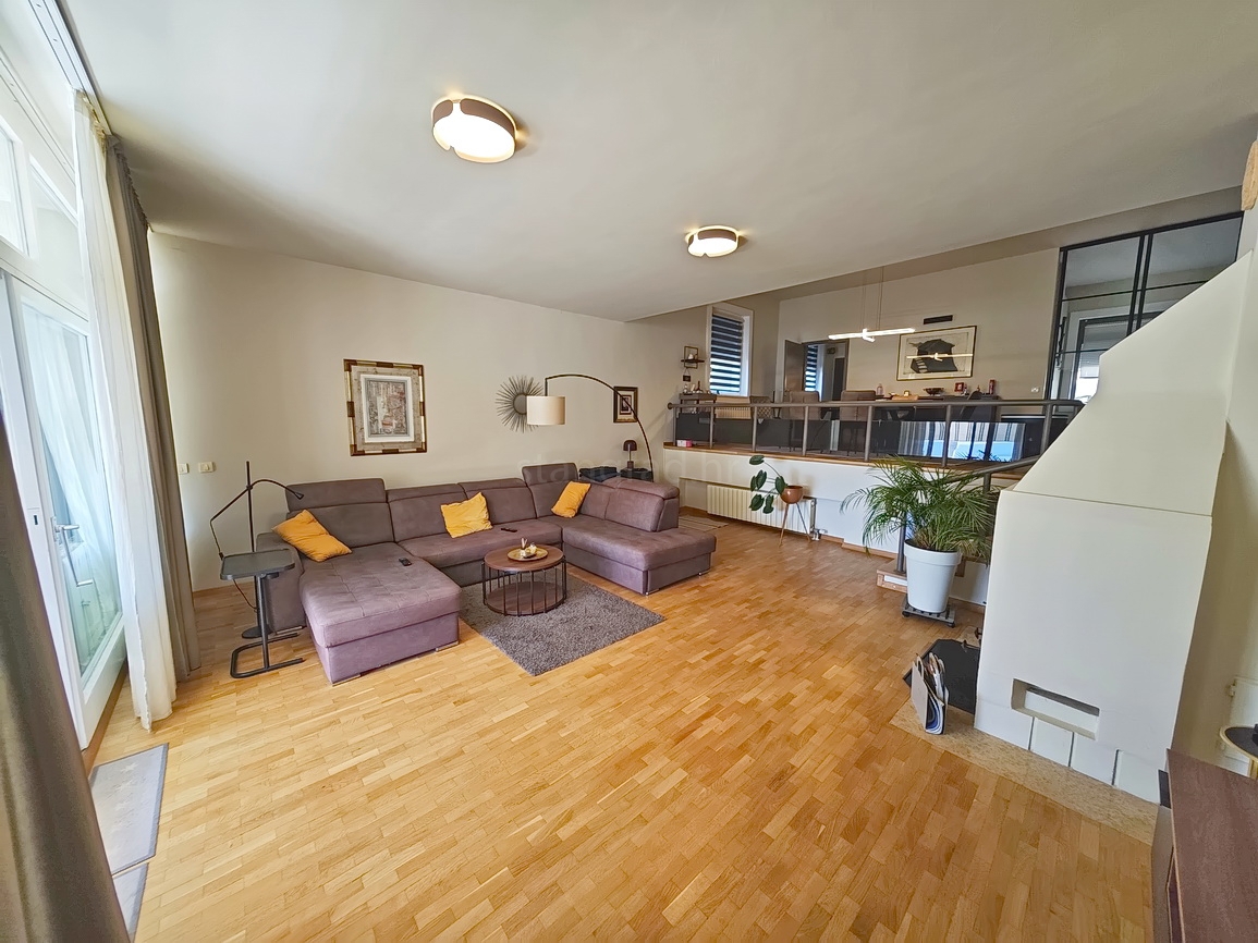 Njivice, enonadstropna hiša na odlični lokaciji v bližini morja!