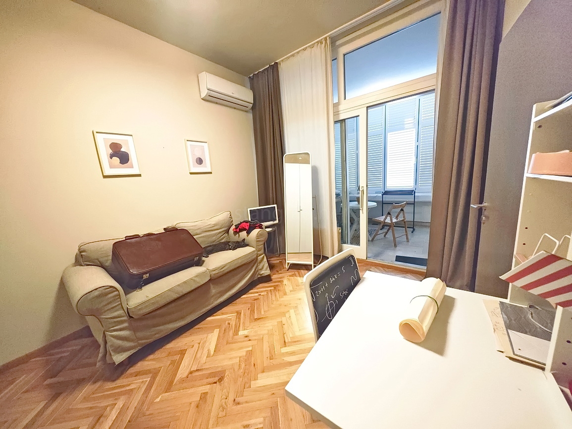 Njivice, enonadstropna hiša na odlični lokaciji v bližini morja!