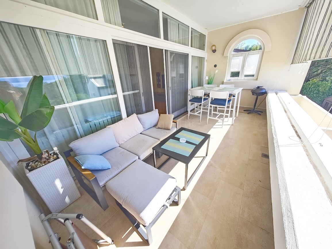 Njivice, enonadstropna hiša na odlični lokaciji v bližini morja!